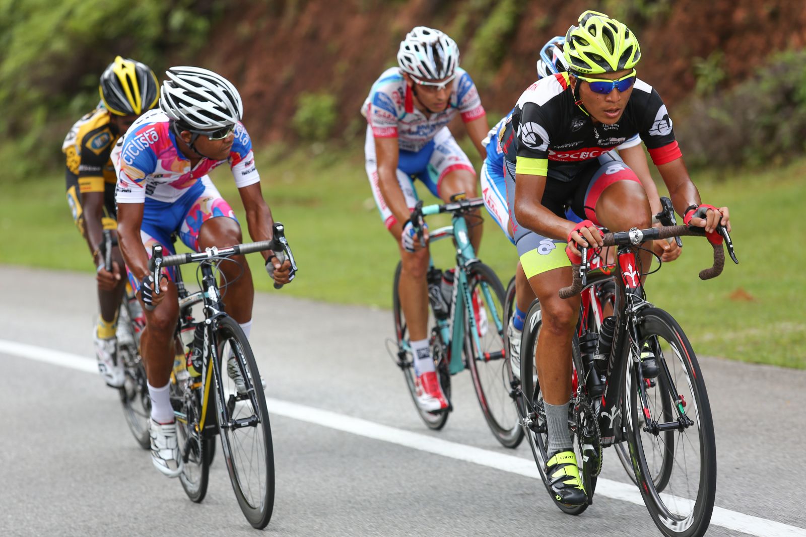 此时领先集团由马来西亚登山王罗熙强率队。(c)Le Tour de Langkawi