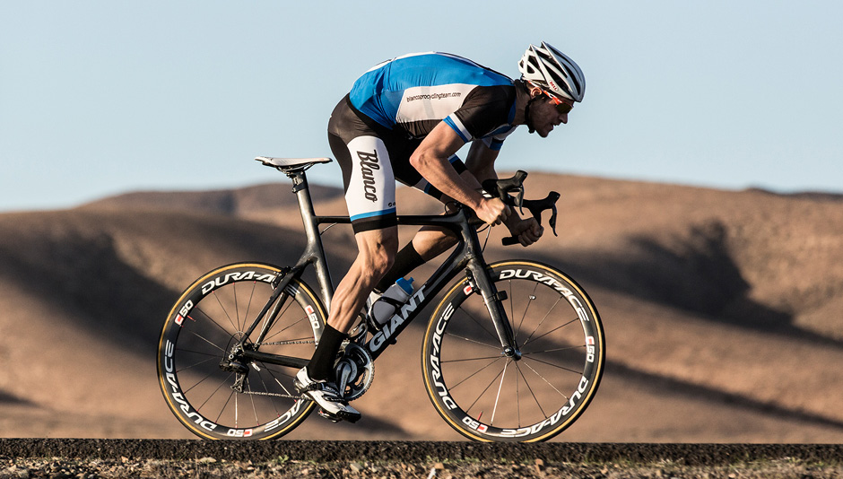 Blanco车队选手Theo Bo于2012年12月在加州骑乘Propel Advanced SL，为即将来临的赛季加紧练习&nbsp;© Giant