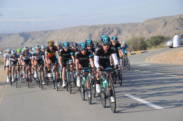 随后领骑的Team Sky Procycling(c) Bruno Bade